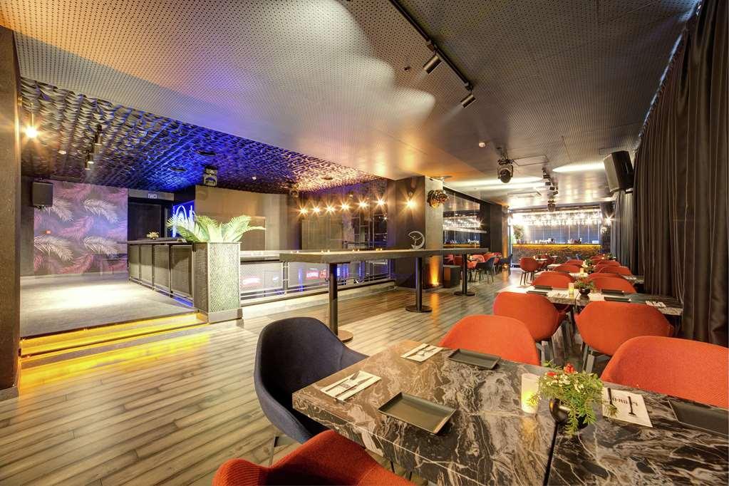 Doubletree By Hilton Adana Hotell Restaurant bilde