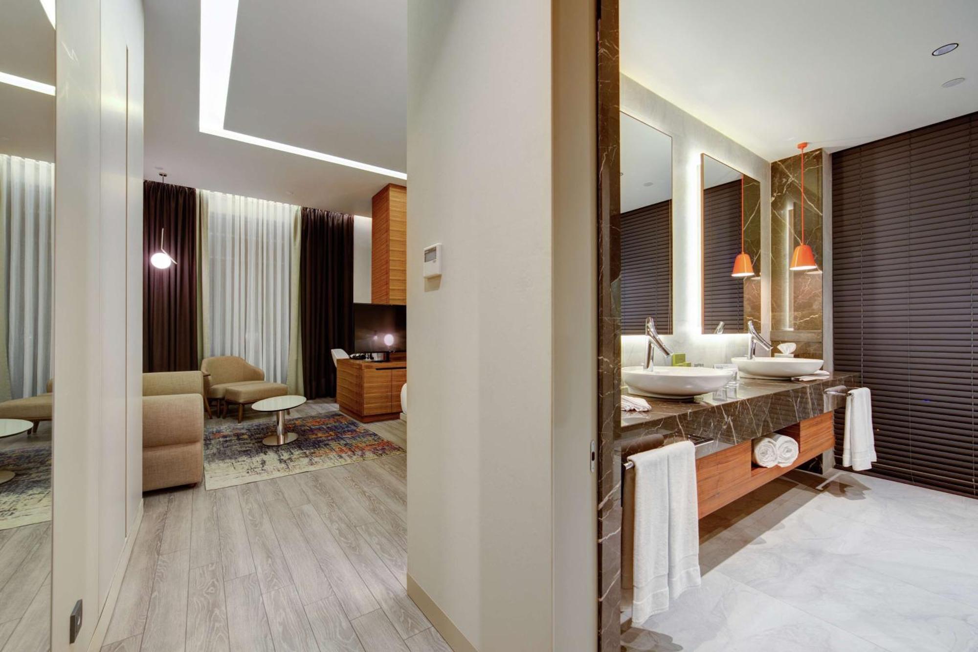Doubletree By Hilton Adana Hotell Eksteriør bilde